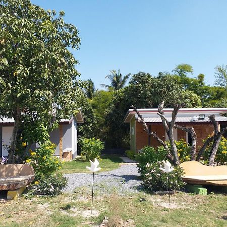 Baan Hin Sai Suay Hotel Nong Sarai Bagian luar foto