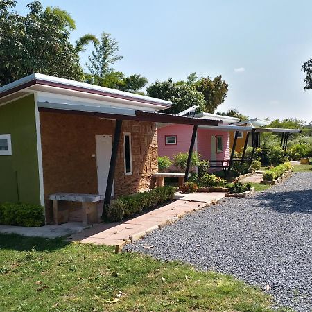Baan Hin Sai Suay Hotel Nong Sarai Bagian luar foto