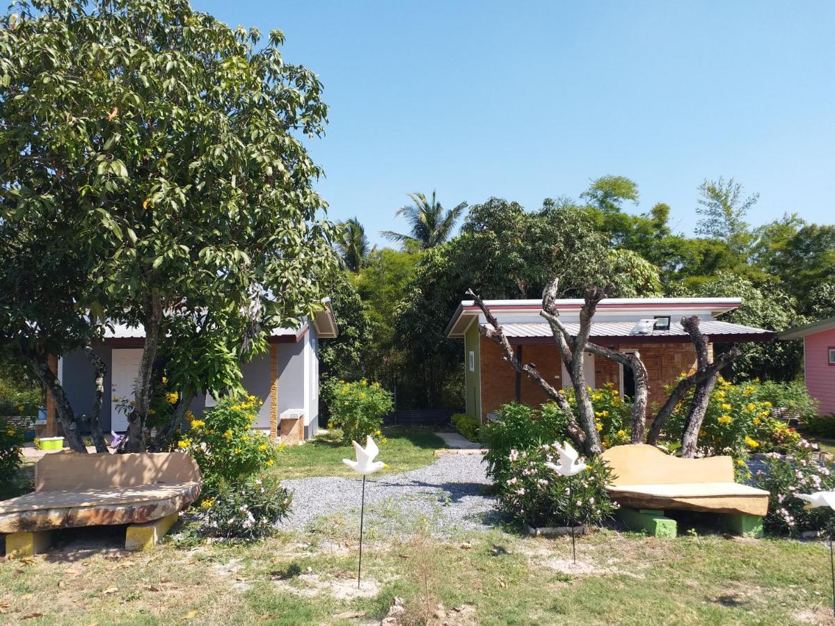Baan Hin Sai Suay Hotel Nong Sarai Bagian luar foto